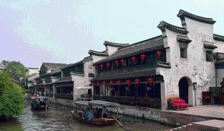 淮海战役,黄维用所有汽车挡住了中野进攻,结果没车逃跑成了俘虏